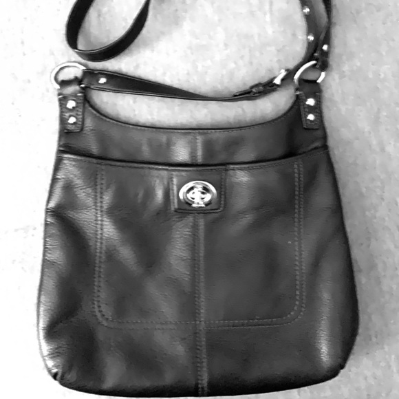 Authentic Coach crossbody - Picture 1 of 1